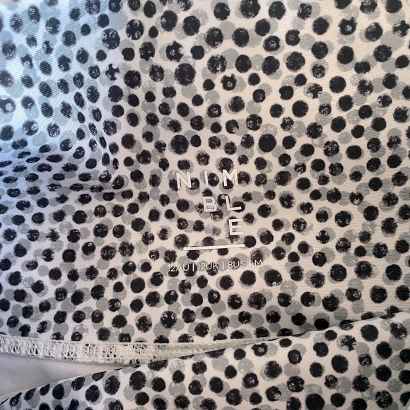 Nimble Activewear Set Black and White Spot, Crop and Bike Shorts Size M/12 - Picture 2 of 4